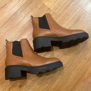Marc fisher Chelsea boots NWOT